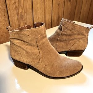 Lucky ankle boots
